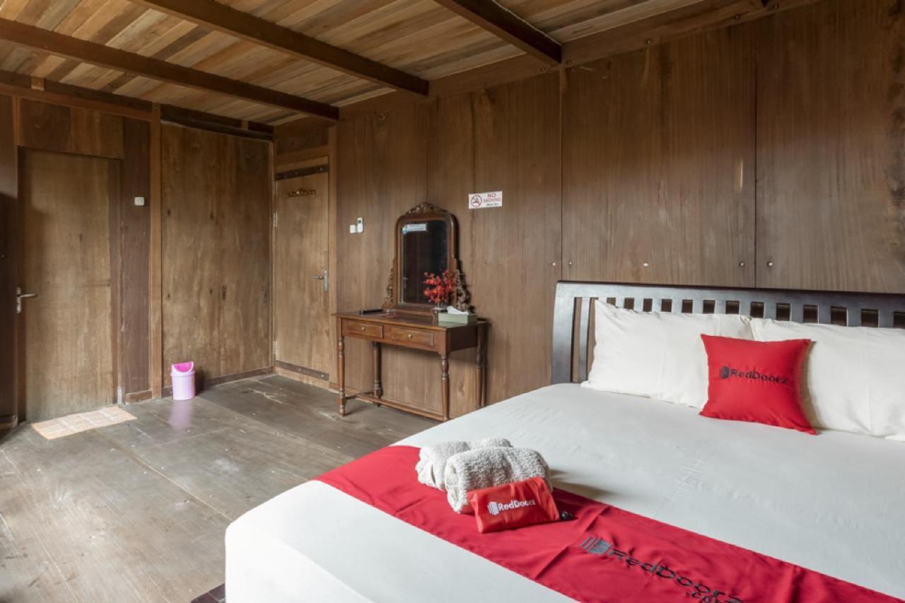 Reddoorz At Omah Kayu Homestay Yogyakarta Prawirotaman Exterior foto