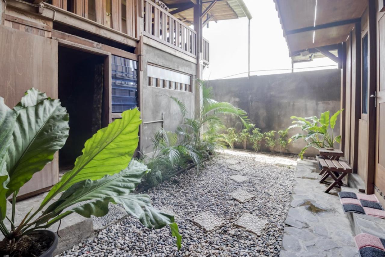 Reddoorz At Omah Kayu Homestay Yogyakarta Prawirotaman Exterior foto